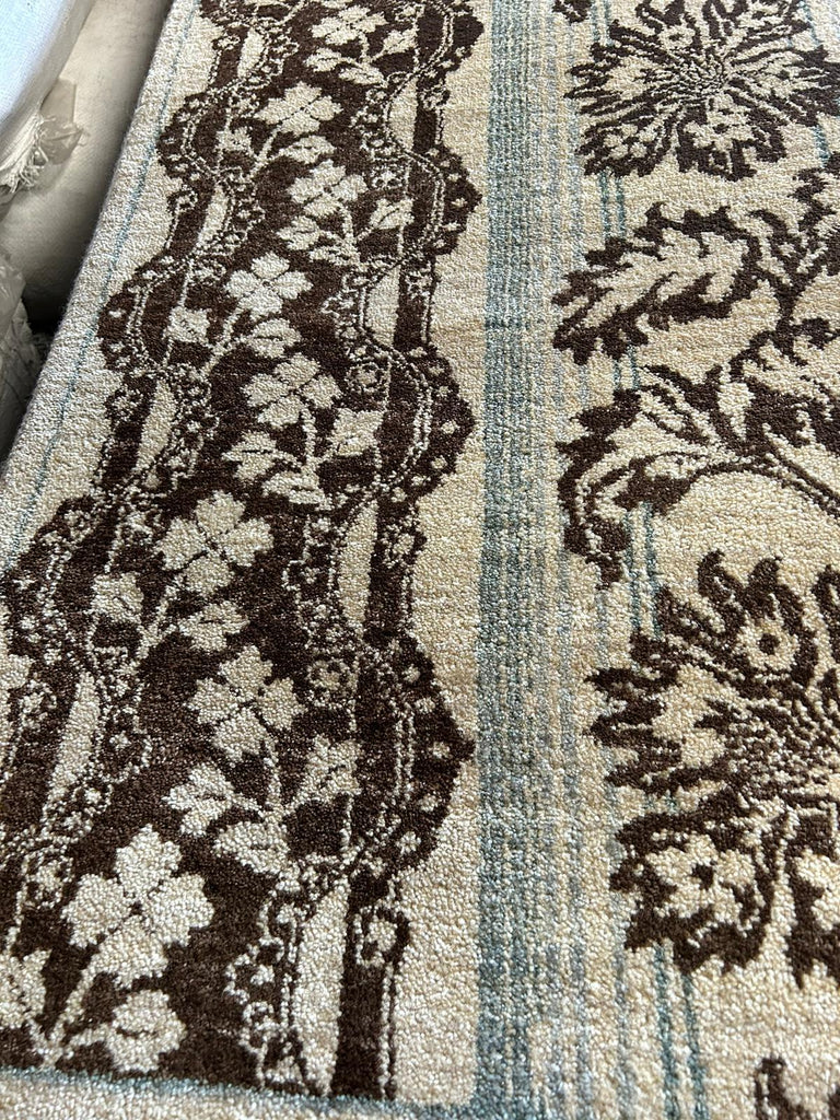 6' x 9' Traditional Chobi Rug #PIX-15203