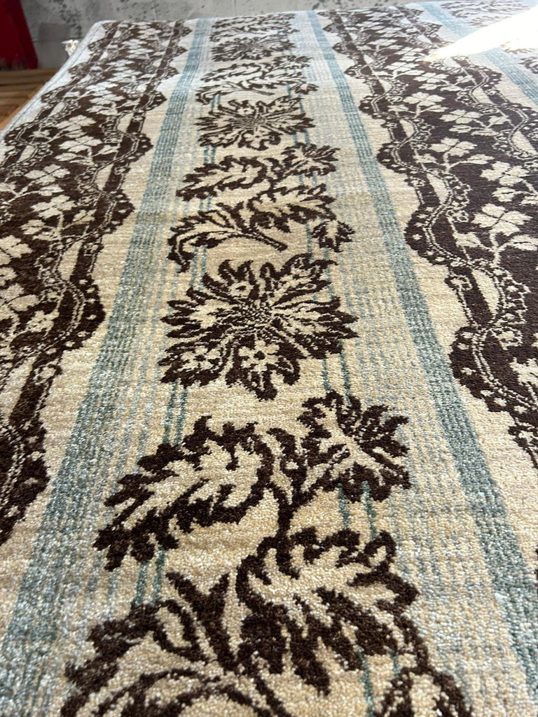 6' x 9' Traditional Chobi Rug #PIX-15203