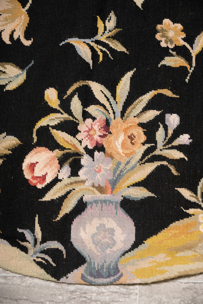 6.0 x 6.0 ROUND Needle Point Rug BLACK Friendly Animals #F-4008