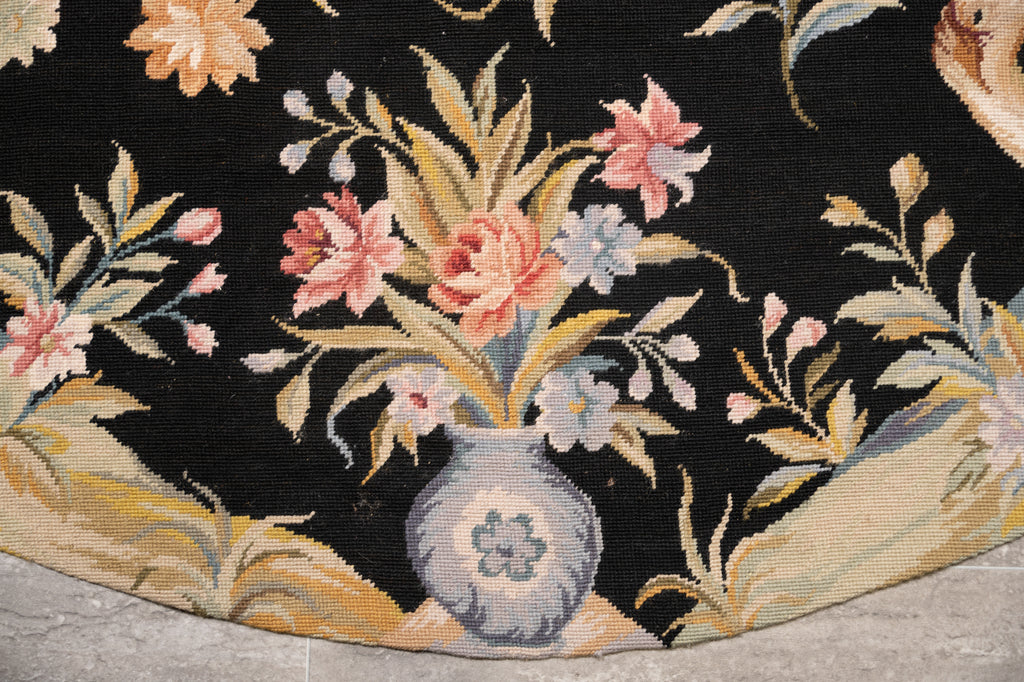 6.0 x 6.0 ROUND Needle Point Rug BLACK Friendly Animals #F-4008