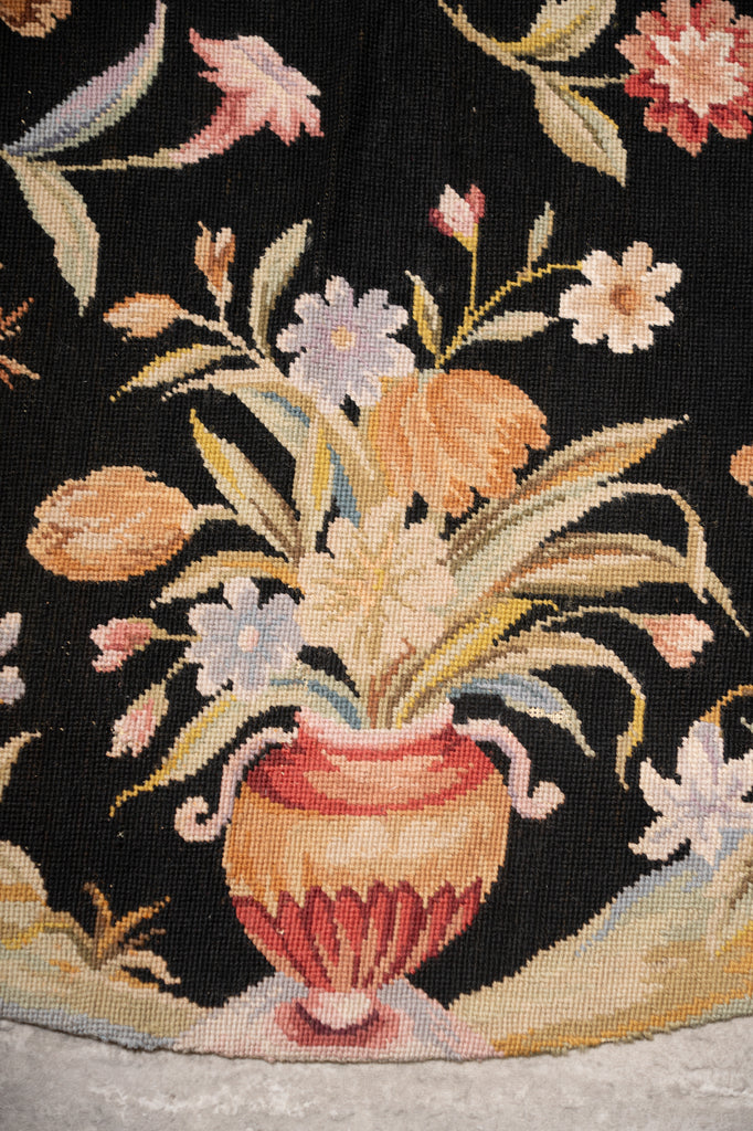 6.0 x 6.0 ROUND Needle Point Rug BLACK Friendly Animals #F-4008