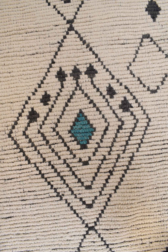 7.11 x 11.3 Handmade Contemporary Moroccan Wool Rug M25