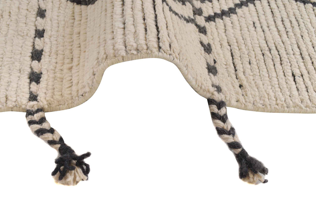 7.11 x 11.3 Handmade Contemporary Moroccan Wool Rug M25