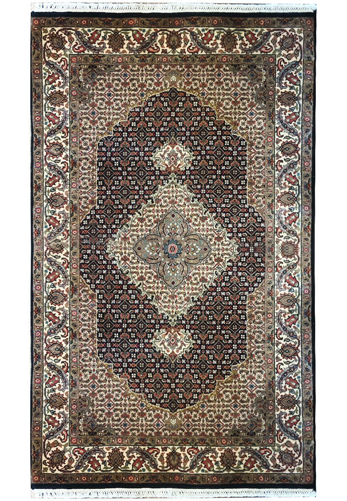  Fine-Quality-Wool-and-Silk-Rug.jpg 