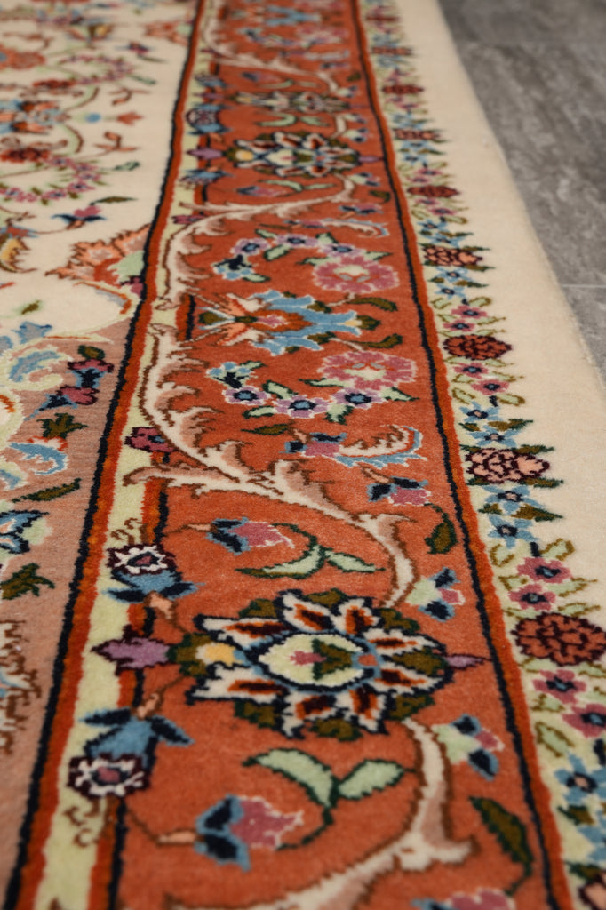5.4 x 7.8 Authentic Persian Tabriz Rug #PIX-14824