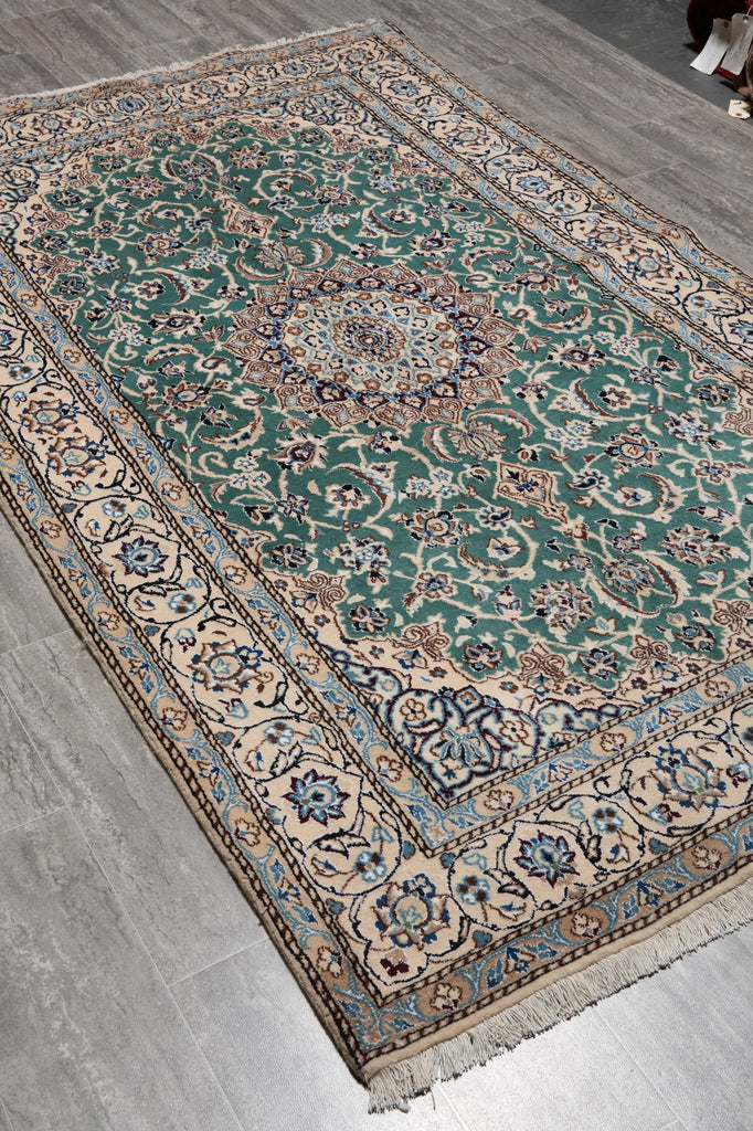 5 x 8 Authentic Quality Persian Nain Rug Wool and Silk Green #PIX-9483