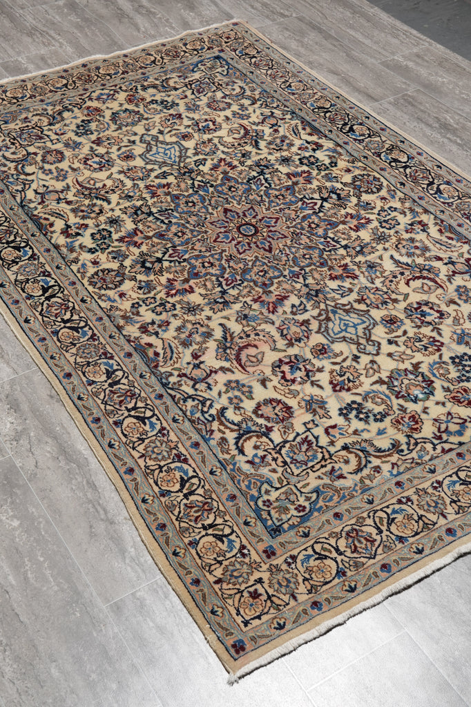 4.3 x 6.8 Pre-Owned Fine Quality Persian Nain Rug Wool and Silk Estate Carpet #B-78912