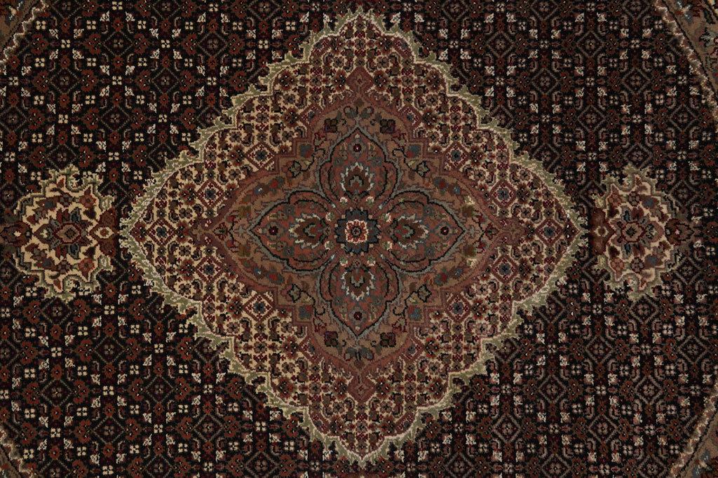5 x 5 Feet Round Quality Handmade Rug Wool and Silk Black Mahi Tabriz #F-4638