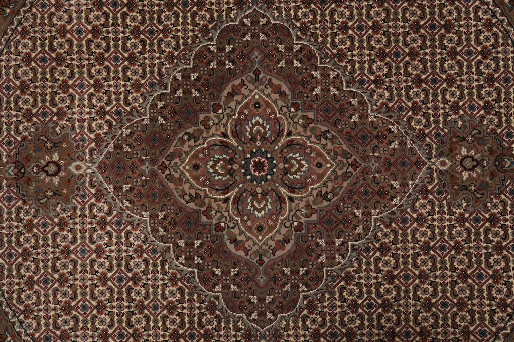 5 x 5.3 Feet Round Rug Good Quality Wool and Silk #F-4639