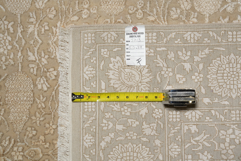 5.5 x 7.9 Two Tone Fine Weave High Quality Handmade Rug Wool and Silk #F-5713
