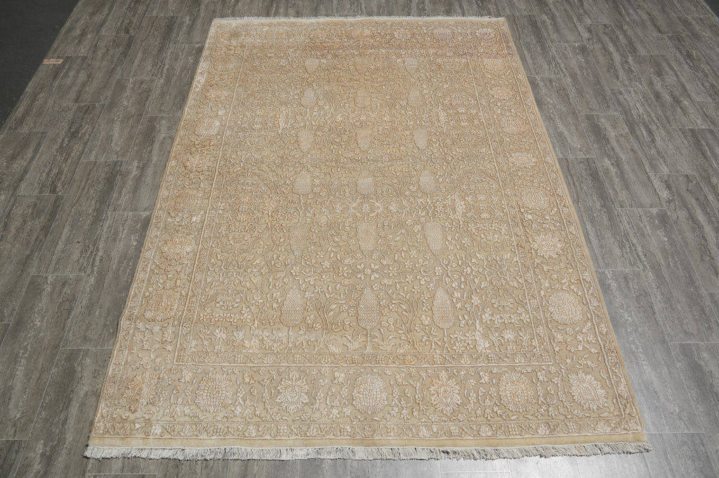 5.5 x 7.9 Two Tone Fine Weave High Quality Handmade Rug Wool and Silk #F-5713