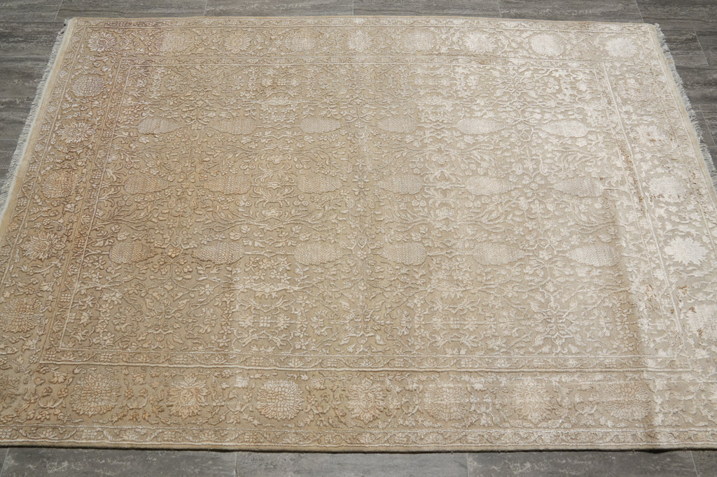 5.5 x 7.9 Two Tone Fine Weave High Quality Handmade Rug Wool and Silk #F-5713