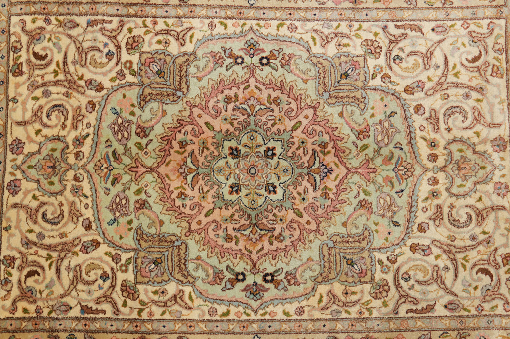 8.10 x 12.1 Fine Quality Wool Hand-Knotted Rug Fascinating Details Neutral Colors #PIX-23938