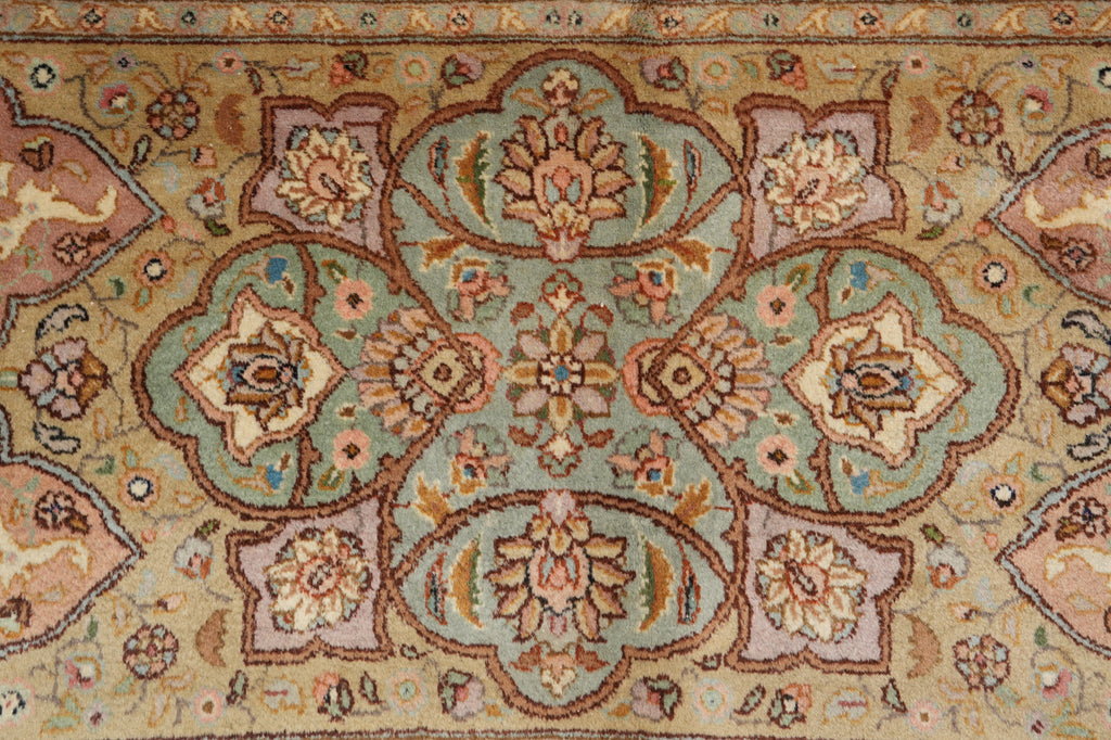8.10 x 12.1 Fine Quality Wool Hand-Knotted Rug Fascinating Details Neutral Colors #PIX-23938
