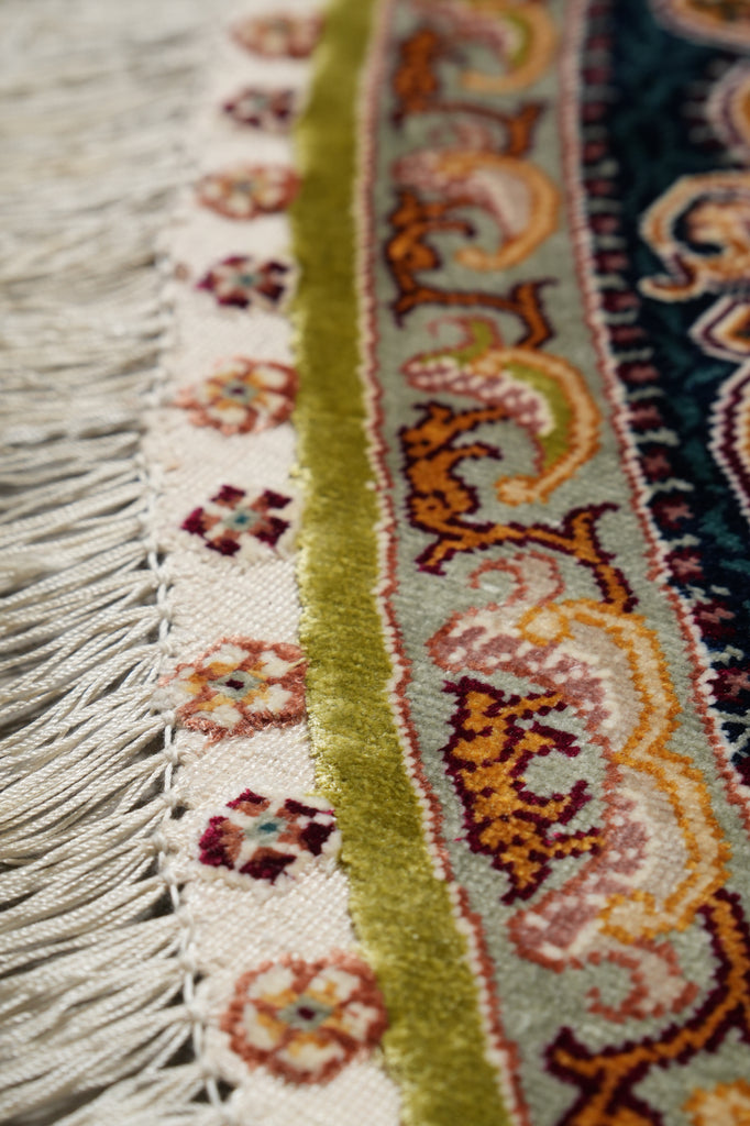 4 x 4 Feet Round Silk Handmade Rug #59515