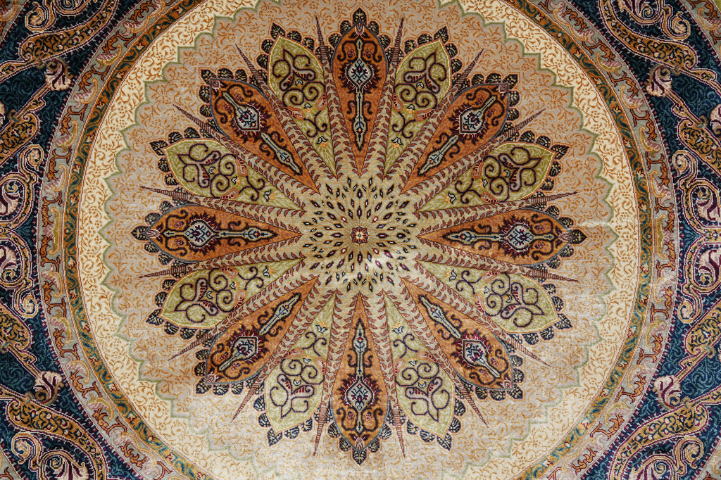 4' x 4' Round Silk Rug Elegant #59528