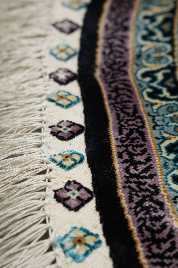 4 x 4 Feet Round Silk Rug #59520