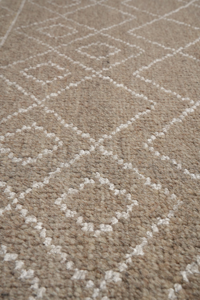 8.3 x 11.7 Modern Caramel Beige Handmade Rug #PIX-29179