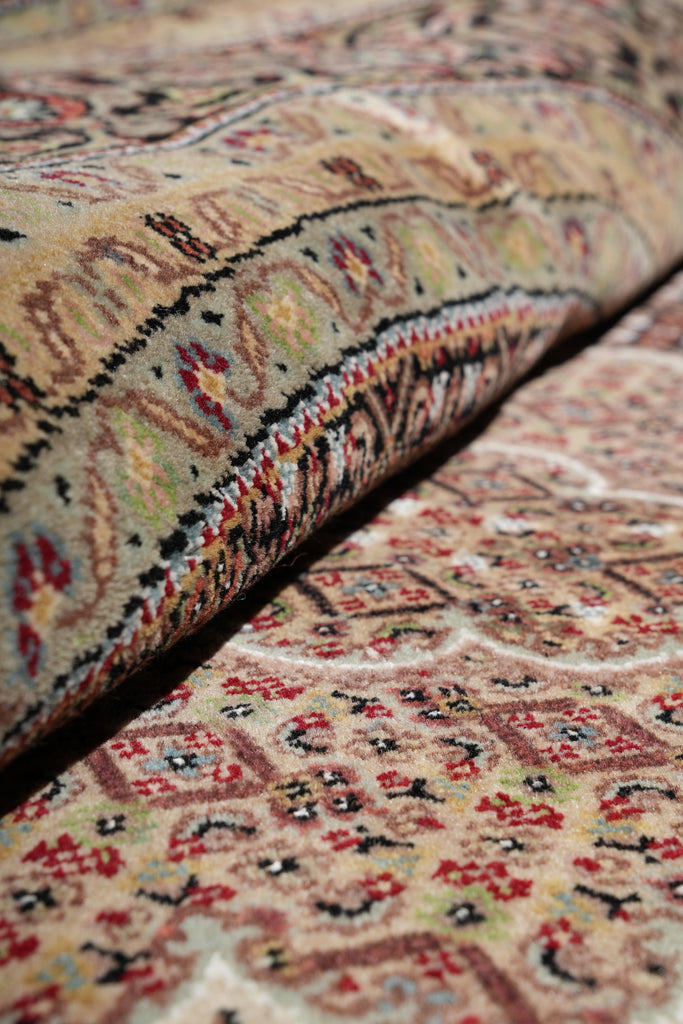 8.0 x 8.0 Round Fine Quality Wool and Silk Mahi Tabriz rug #F-4033