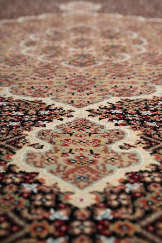 8.0 x 8.0 Round Fine Quality Wool and Silk Mahi Tabriz rug #F-4033