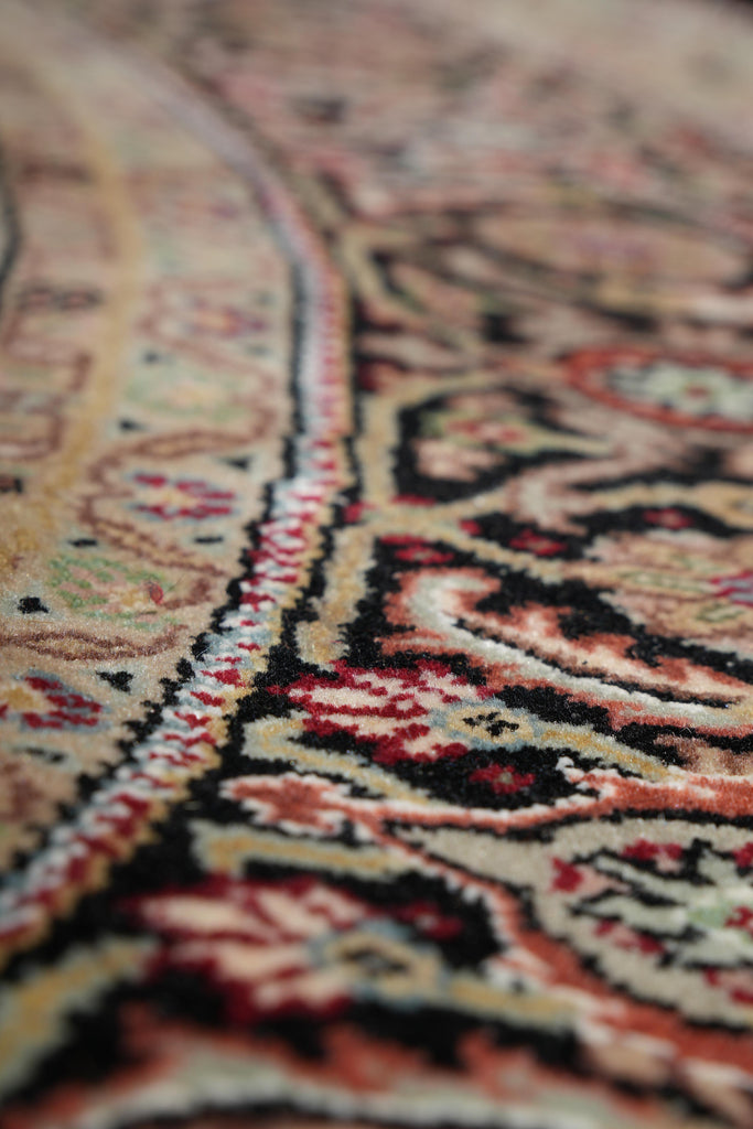 8.0 x 8.0 Round Fine Quality Wool and Silk Mahi Tabriz rug #F-4033