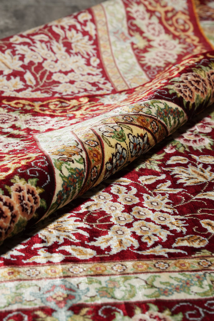 3.4 x 5 Silk Rug Vase Flowers Fancy details #51486