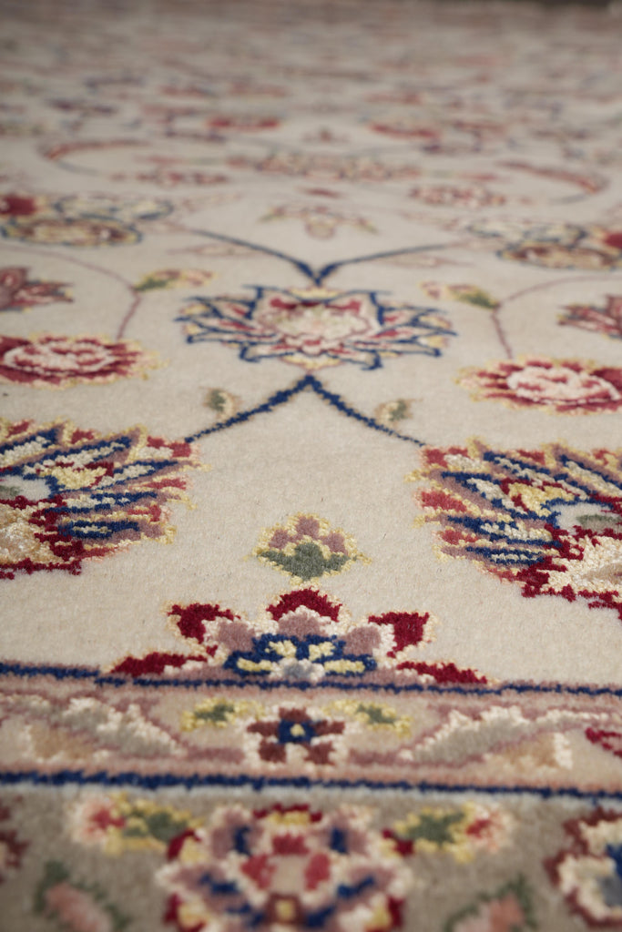 8.3 x 8.3 Handmade Fine Wool and Silk Round New Rug #F-4040