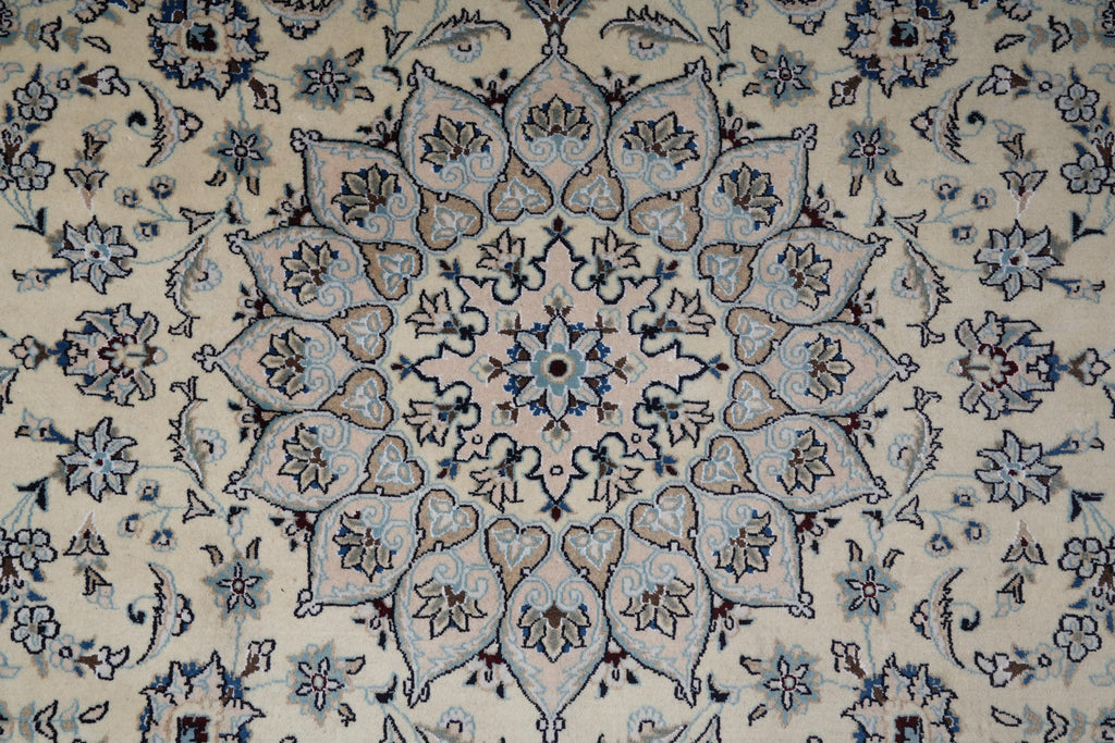 8.2 x 8.4 Round Perian Nain Wool and Silk Rug #F-4043