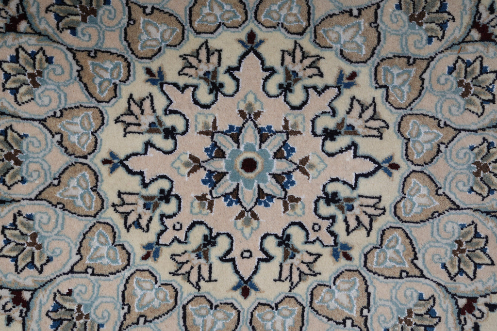 8.2 x 8.4 Round Perian Nain Wool and Silk Rug #F-4043