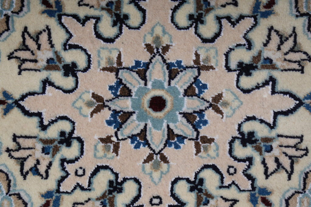 8.2 x 8.4 Round Perian Nain Wool and Silk Rug #F-4043