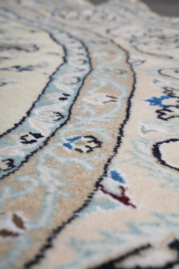 8.2 x 8.4 Round Perian Nain Wool and Silk Rug #F-4043