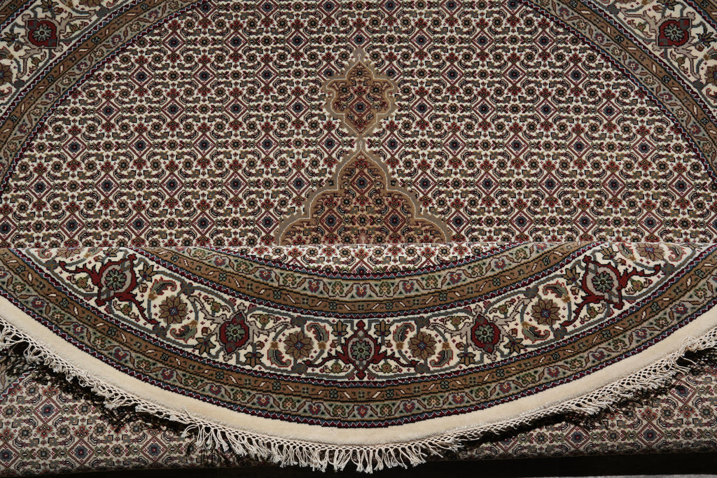 6.8 x 6.8 Round Fine Handmade Rug Wool and Silk Mahi Tabriz #F-4047