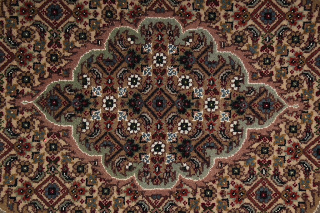 6.8 x 6.8 Round Fine Handmade Rug Wool and Silk Mahi Tabriz #F-4047