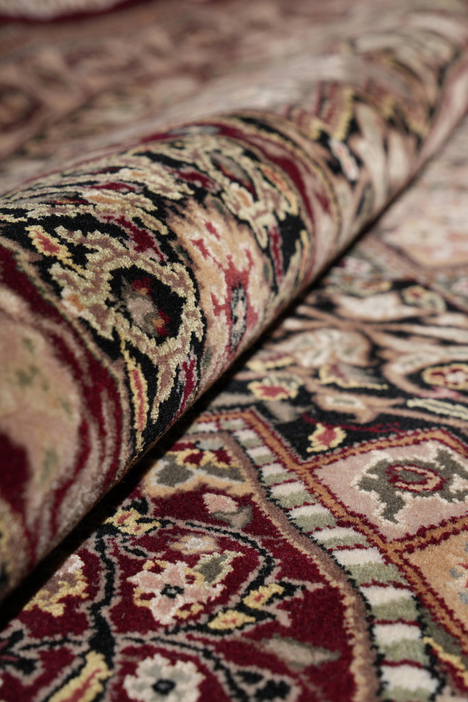 8.0 x 8.0 Round Wool and Silk Fascinating Handmade Rug  #F-4048