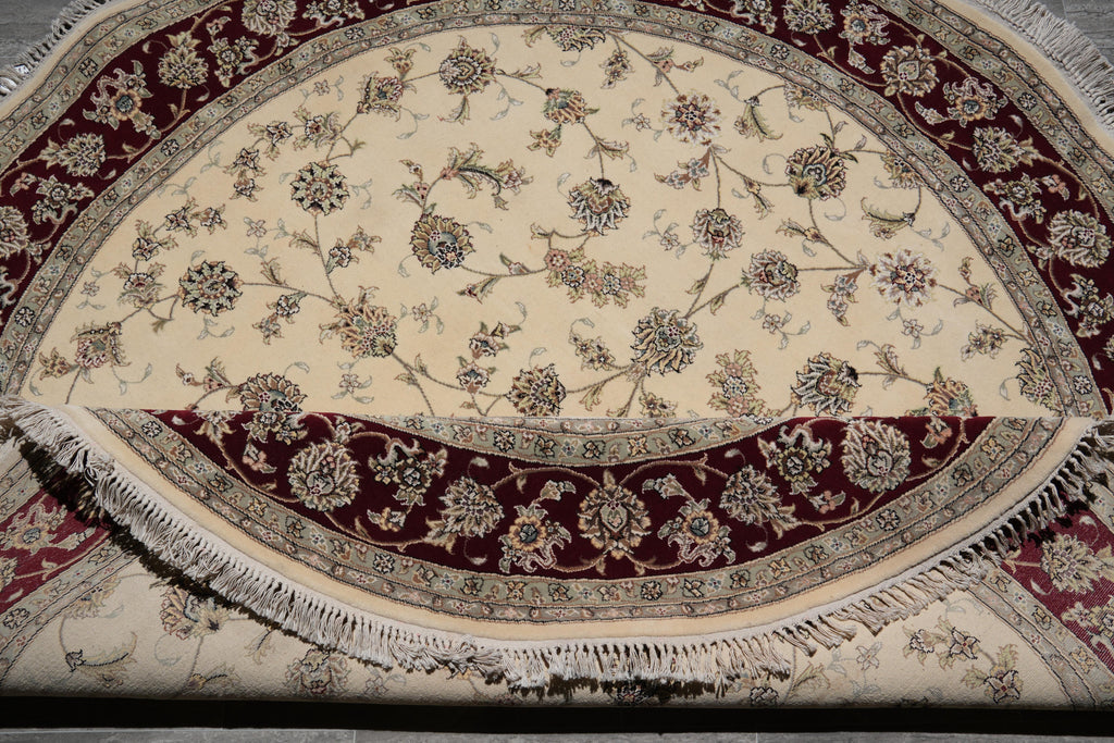 8.0 x 8.0 Round Finely Handmade Wool and Silk Rug #F-4049