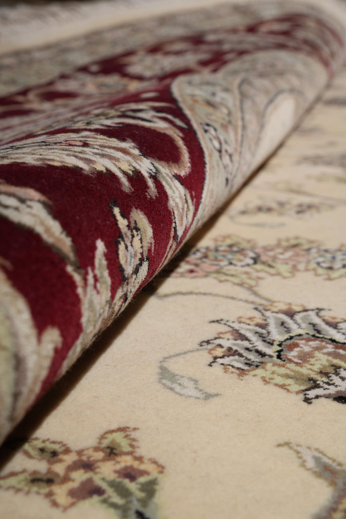 8.0 x 8.0 Round Finely Handmade Wool and Silk Rug #F-4049