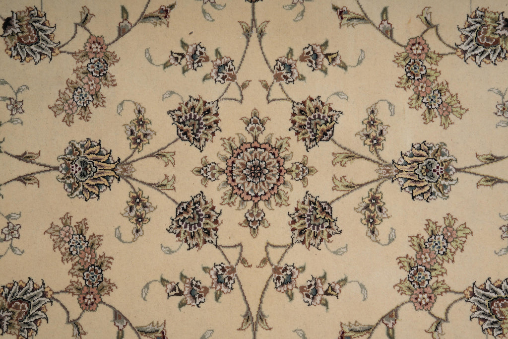 8.0 x 8.0 Round Finely Handmade Wool and Silk Rug #F-4049