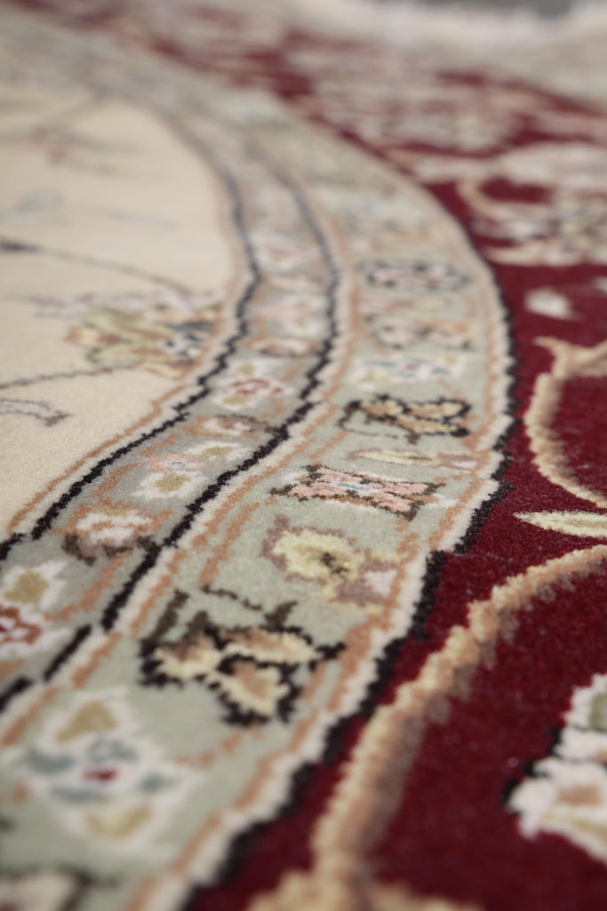 8.0 x 8.0 Round Finely Handmade Wool and Silk Rug #F-4049