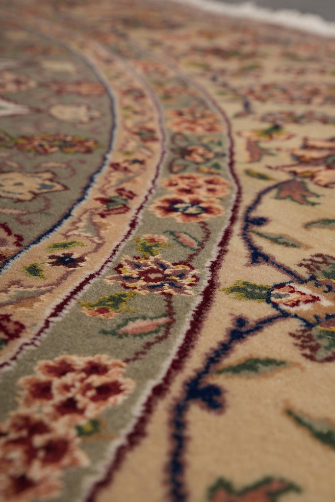 8.0 x 8.0 Fine Handmade Wool and Silk Round Rug #F-4052