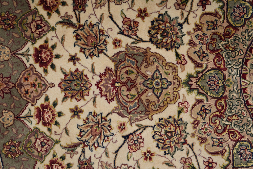 8.0 x 8.0 Fine Handmade Wool and Silk Round Rug #F-4052