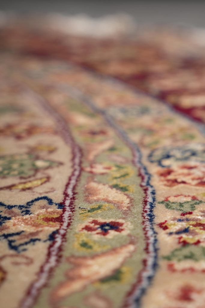 7.1 x 7.1 Round FIne weave Quality Wool and Silk Rug Burgundy Black #F-4057