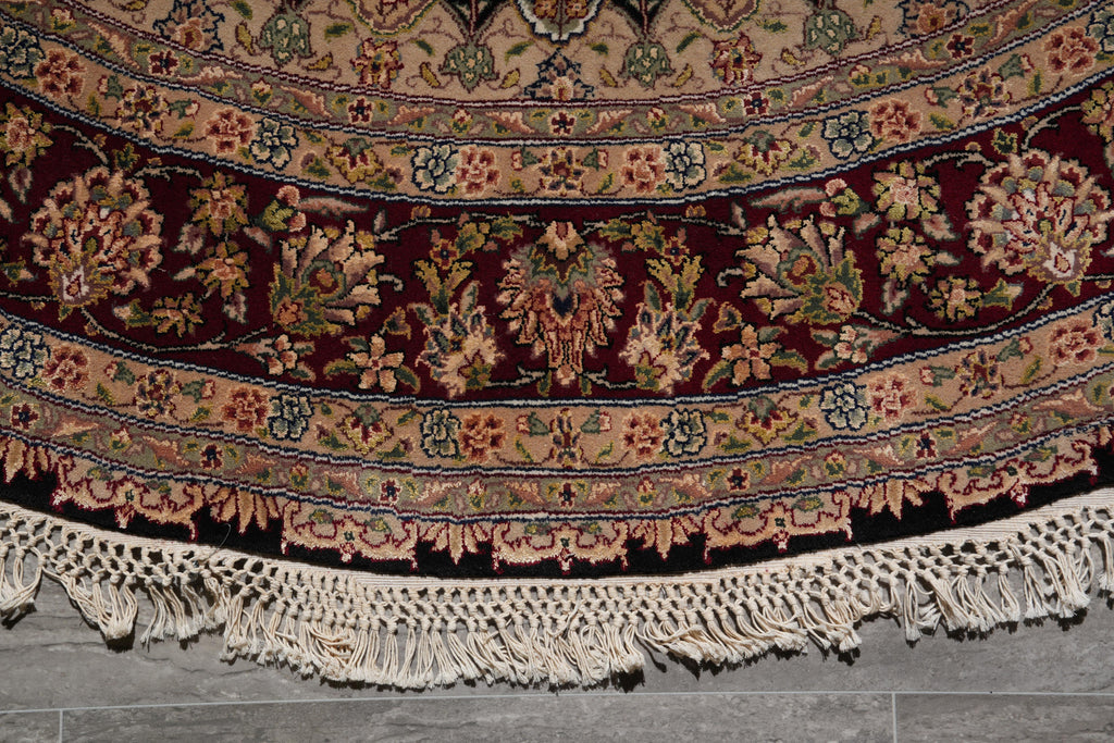 7.1 x 7.1 Round FIne weave Quality Wool and Silk Rug Burgundy Black #F-4057