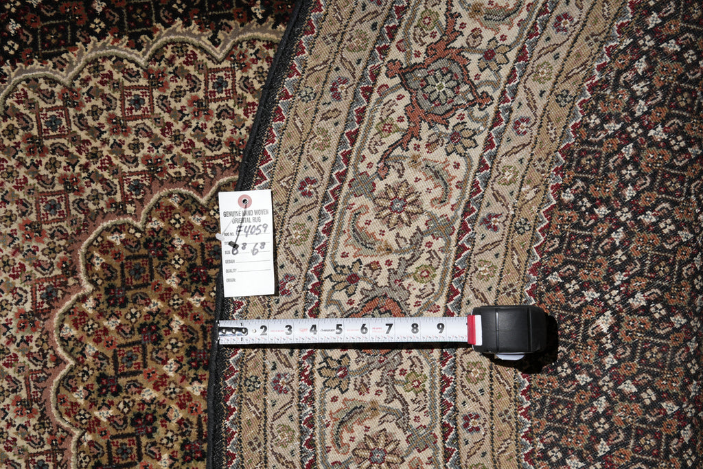 6.8 x 6.8 Round Quality Wool and Silk Rug Black #F-4059