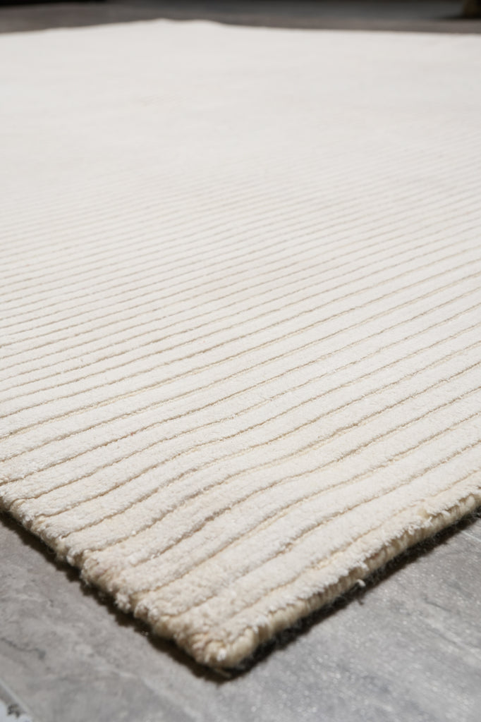 5.9 X 7.8 Ivory White Handmade Contemporary Rug #PIX-19969