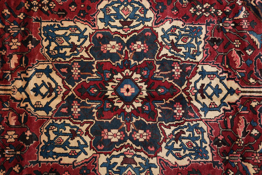 9 x 11.6 Semi-Antique Persian Bakhtiar Tribal Rug #F-4106