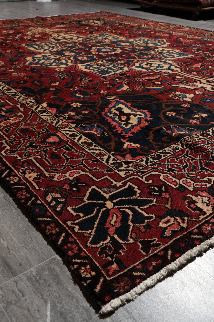 9 x 11.6 Semi-Antique Persian Bakhtiar Tribal Rug #F-4106