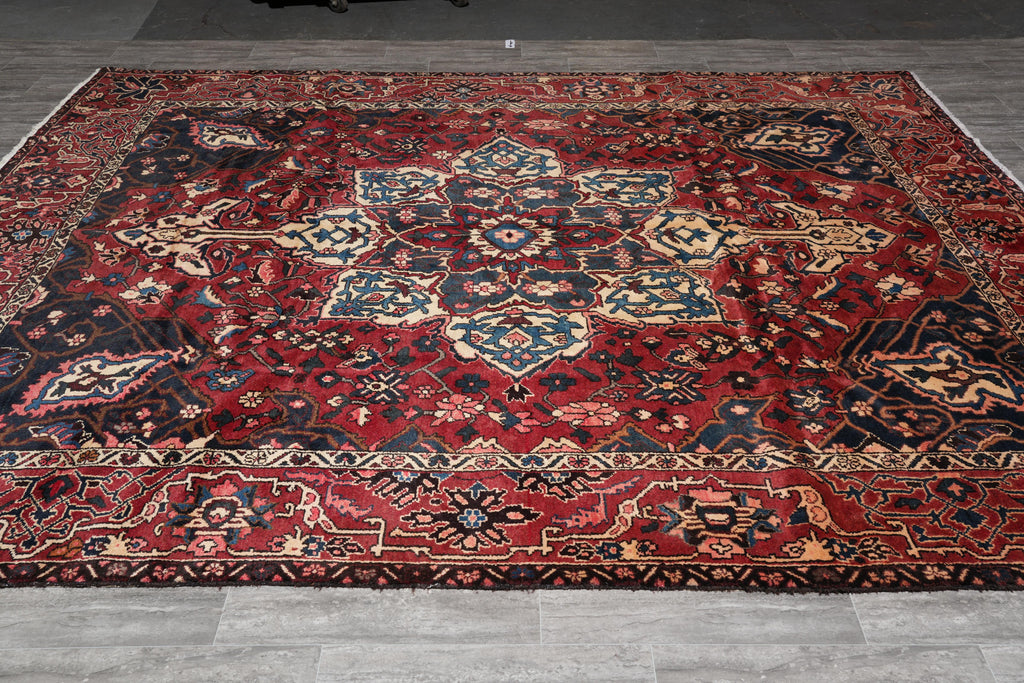 9 x 11.6 Semi-Antique Persian Bakhtiar Tribal Rug #F-4106