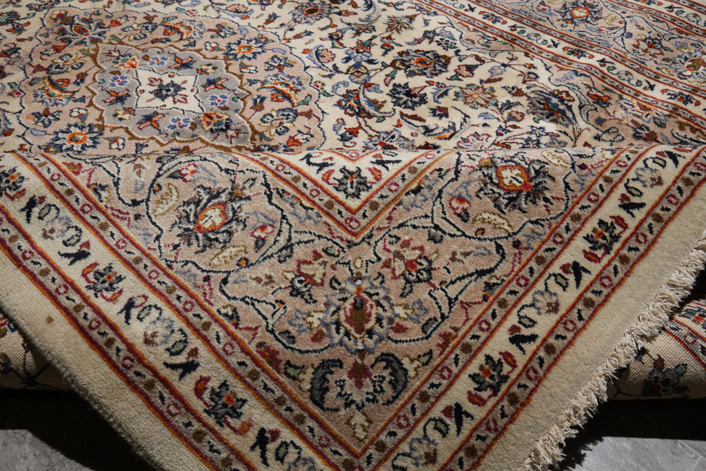 6.9 x 9.8 Authentic Persian Kashan Rug Light Colors #F-4112
