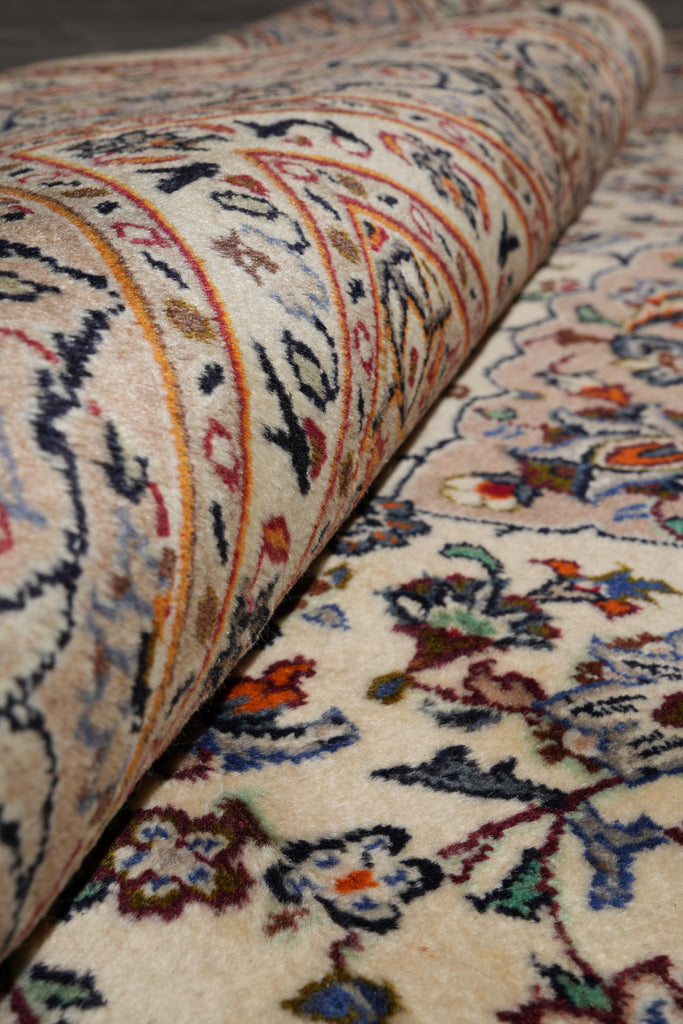 6.9 x 9.8 Authentic Persian Kashan Rug Light Colors #F-4112