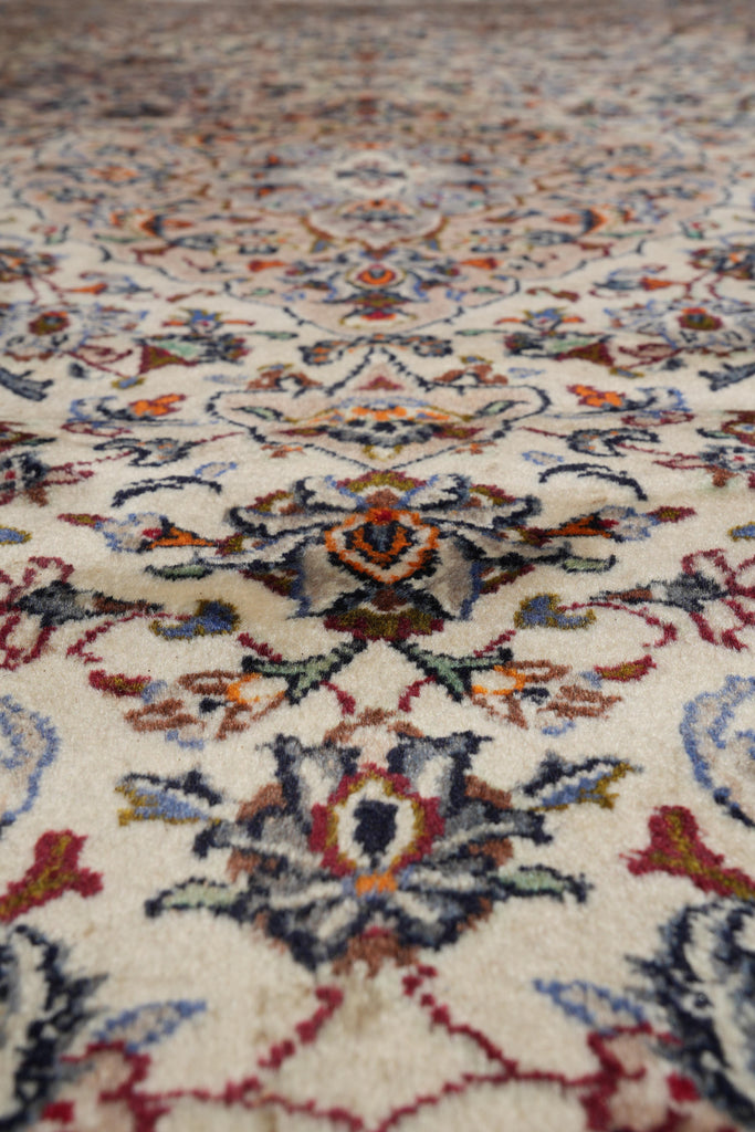 6.9 x 9.8 Authentic Persian Kashan Rug Light Colors #F-4112